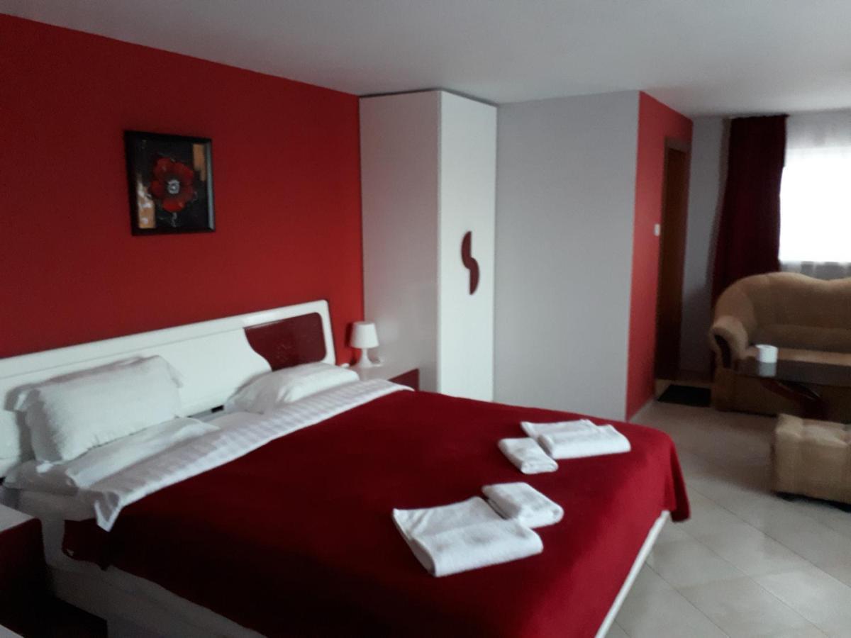 Family Hotel Gogov Sinemoretz Esterno foto