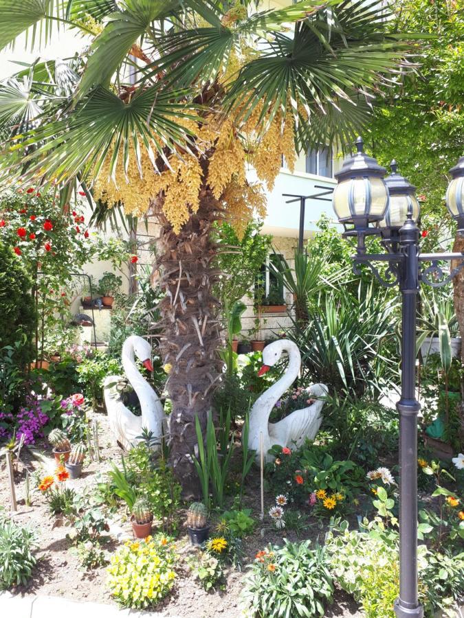 Family Hotel Gogov Sinemoretz Esterno foto